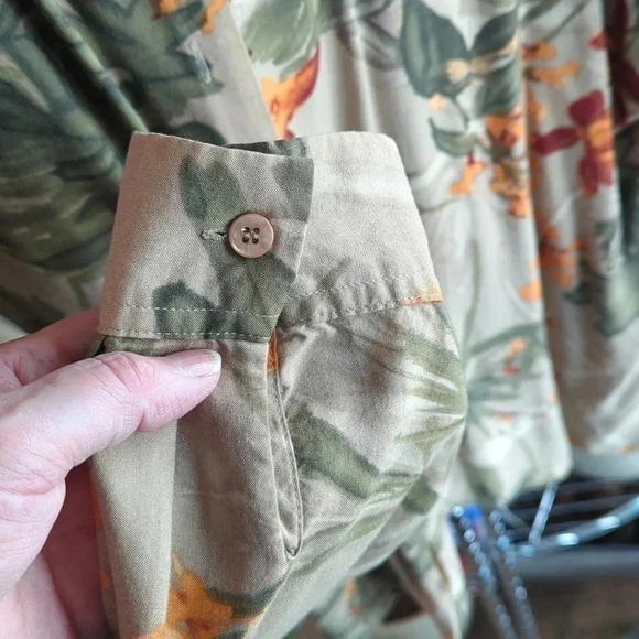 🎉Host Pick❤️Floral 90's  Blouse - Picture 3 of 9